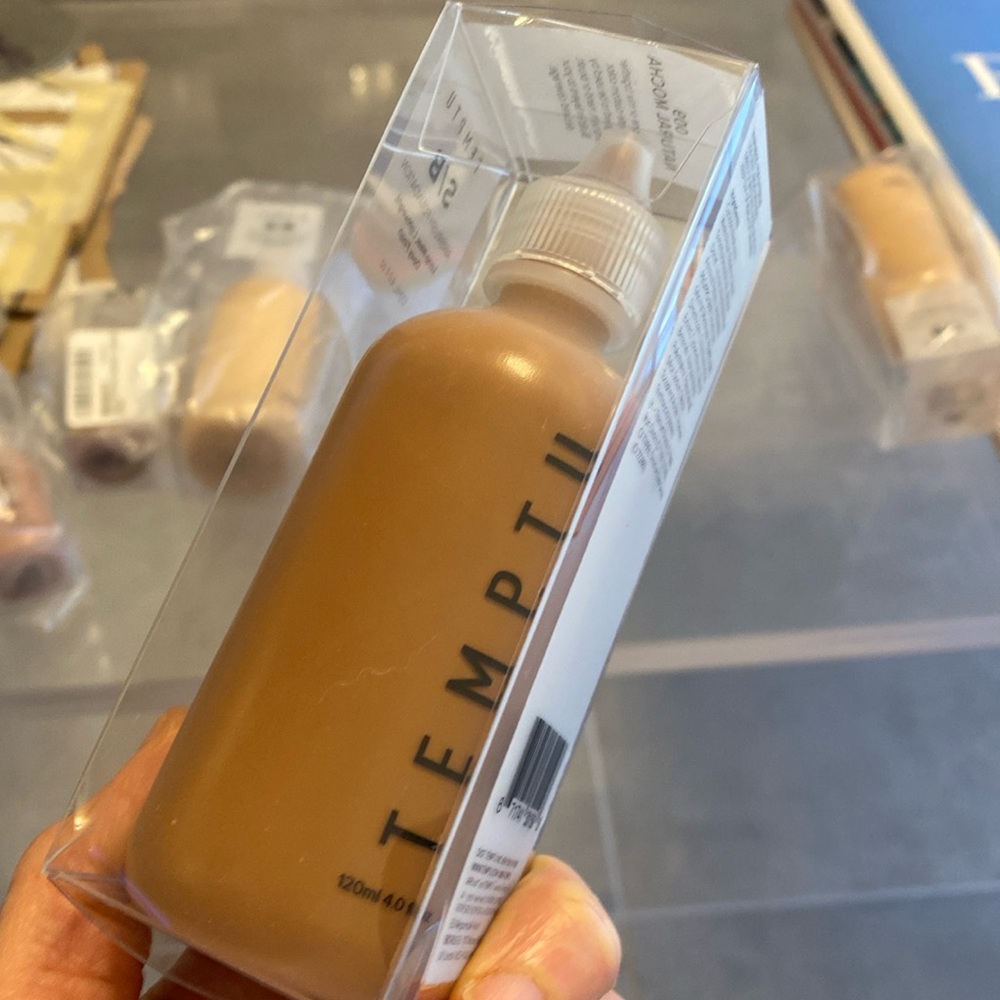 Temptu large 4.0 oz airbrush foundation color 009 natural mocha